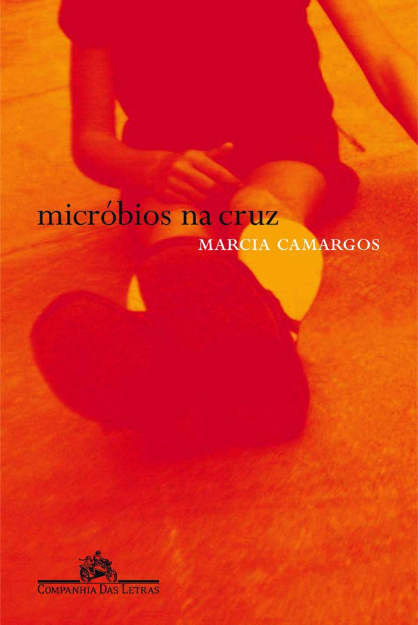 Capa do livro Micróbios na Cruz, de Marcia Camargos