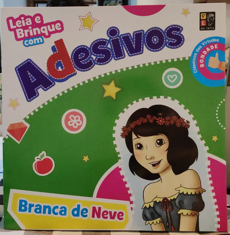 Leia e Brinque com Adesivos Branca de Neve